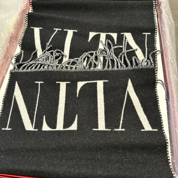 Valentino Garavani - Picture 14 of 16